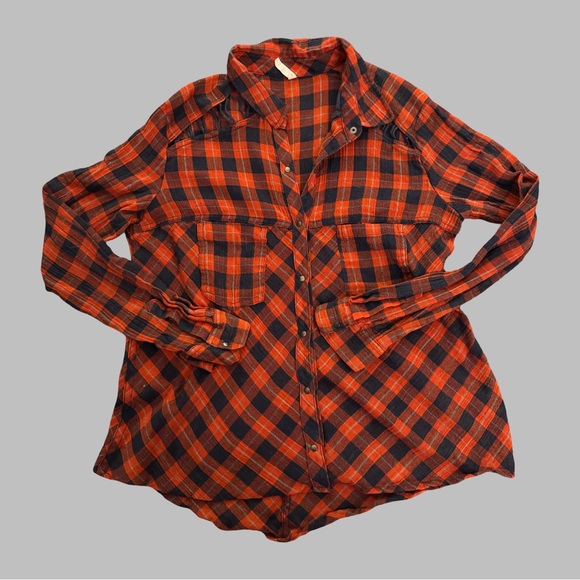 FREE PEOPLE Women’s Plaid Button-Up Shirt with Snap Closure Size Medium - Picture 2 of 12